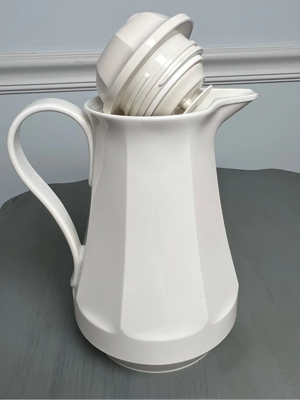 Thermos!! Vintage 1982 thermal carafe. Perfect condition. Coffee-tea lovers.